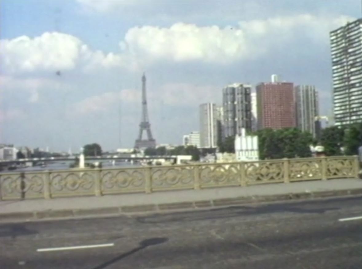 Sous le pont Mirabeau